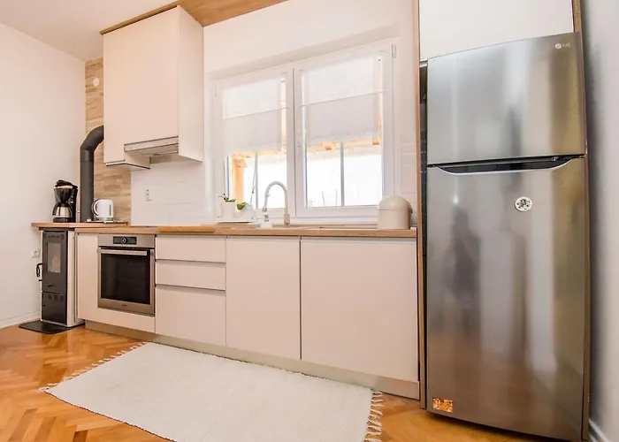 Sunny Terrace Oasis Apartamento