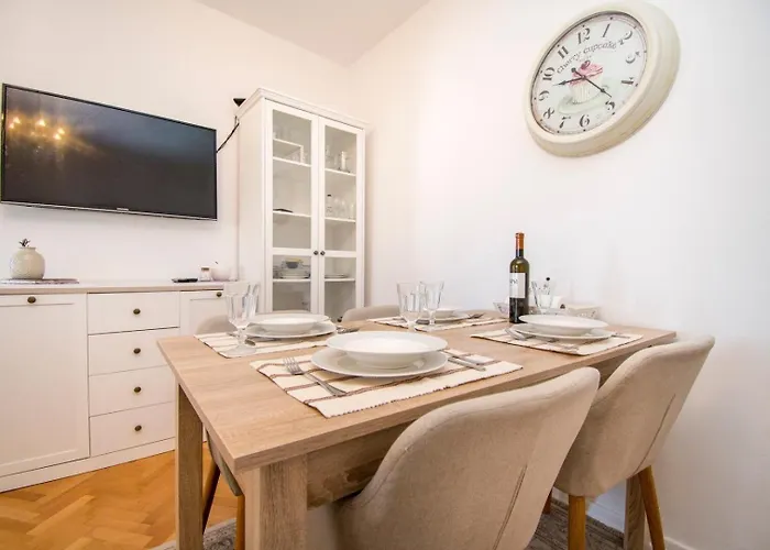 Sunny Terrace Oasis Apartamento Povljana
