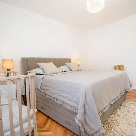 Dubravka Apartamento Povljana