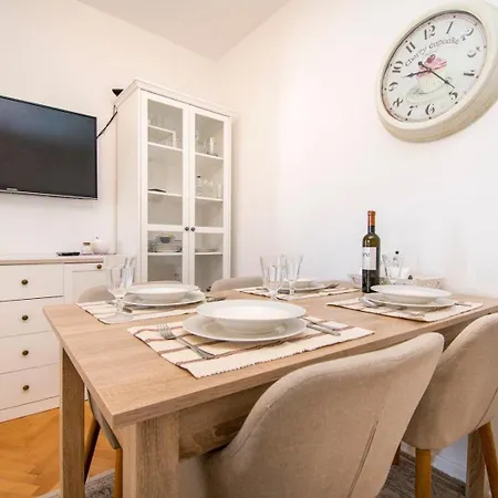 Sunny Family Terrace Oasis Apartmán Povljana