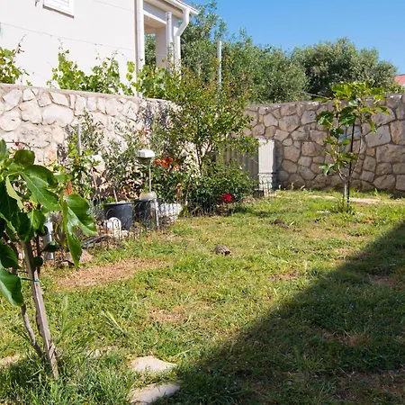Sunny Terrace Oasis *